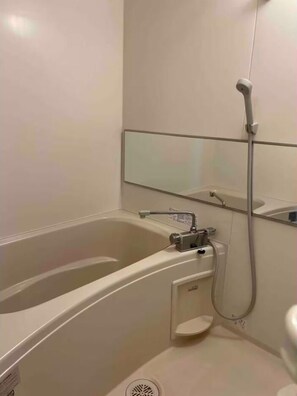 Hair dryer, bidet, towels, soap - Vrbo Property (Kyoto-shi Minami-ku)