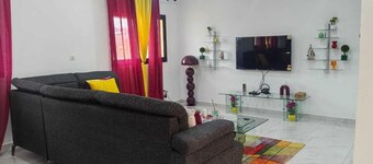 2-bedroom Residences meublees in soothing Bouake with AC comfort