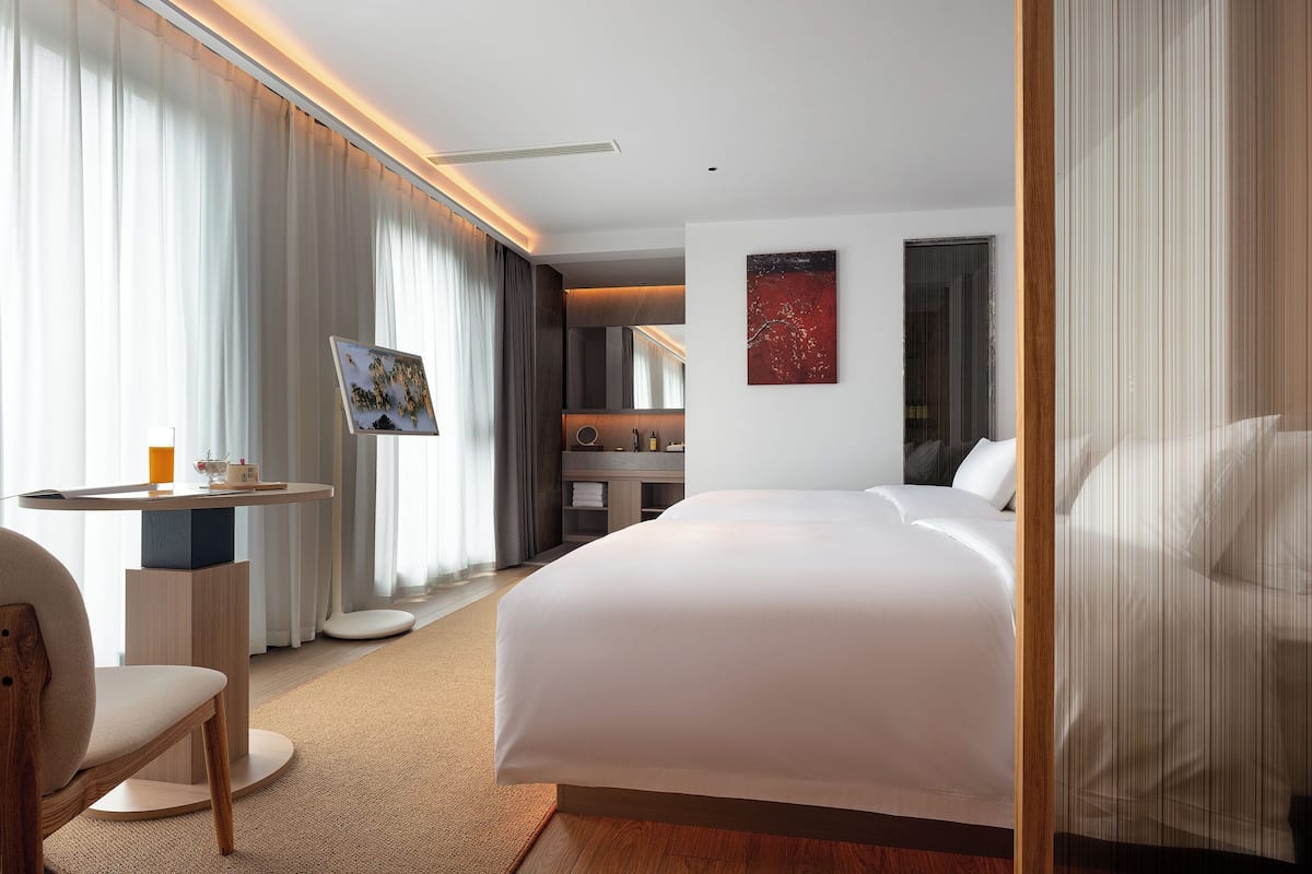 Classic Twin Room, City View