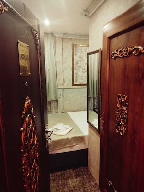 Soundproofing, iron/ironing board (on request), WiFi (free) - MARANDA SUIT OTEL (Istanbul)