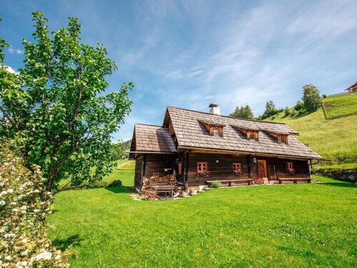 Napoleonvilla - Ferienhaus für kreative Auszeiten by Interhome