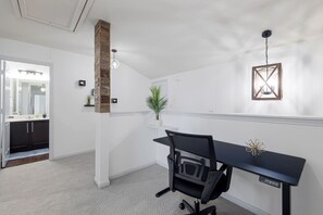 House, Accessible - Kitchen Foosball Fenced Yard Parking (Kyle)