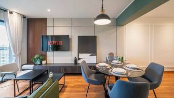 Apartment, City View | Dining room