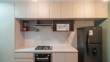 Apartment, City View | Private kitchen