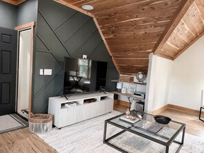 Interior - Charming Garage Loft In Thompson Station (Thompson's Station)