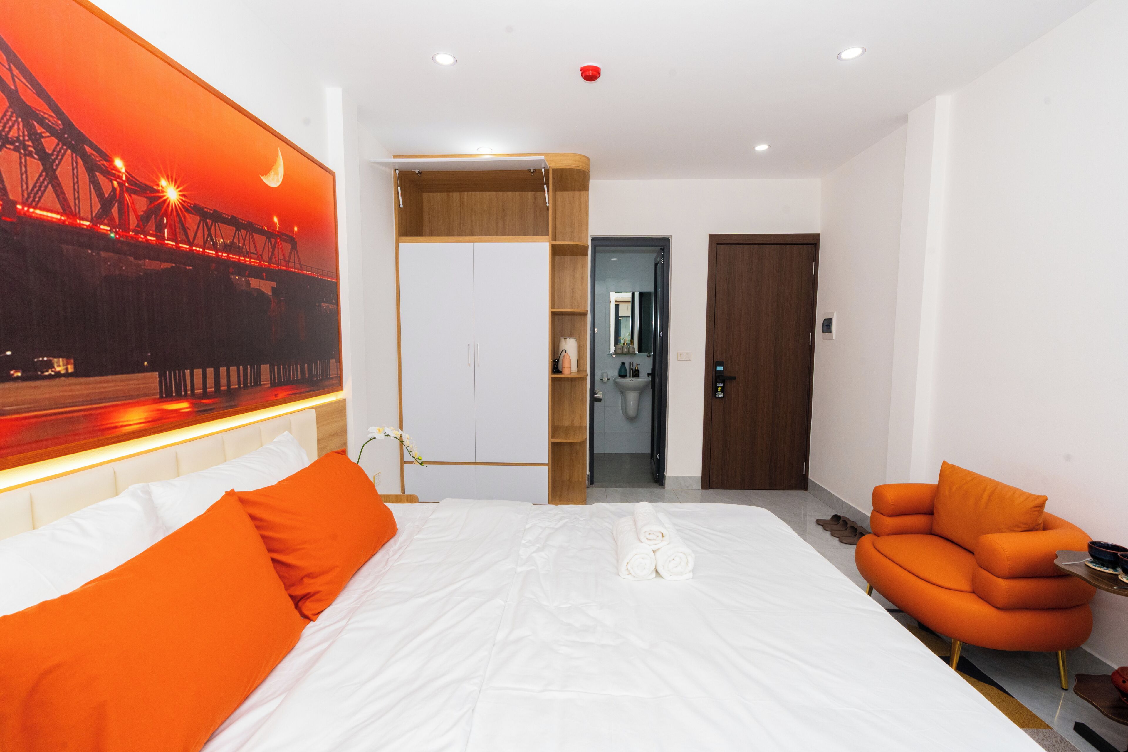 Deluxe Double Room, City View | Pillowtop beds, desk, laptop workspace, blackout drapes