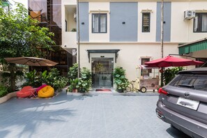 Kamar Double Standar, pemandangan kota | Pemandangan kota