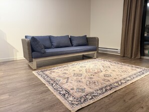 Interior - Beautiful Accommodation in Brookswood Langley! Pet Friendly! (Langley)