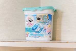 A container of Bold bath foam on a shelf. - SERENE Osaka | 2 Minutes from Nipponbashi Station | 6F-606 | 35 ㎡, 2BR (osaka)