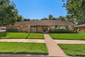 Exterior - Pool, Fire Pit, 4BR Family Home, Sleeps 12 (Abilene)