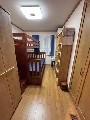 3 bedrooms, iron/ironing board, WiFi, bed sheets - House Haru | Nearest: JR Katsuragawa | 4LDK Home | Parking & Pets (Kyoto-shi Minami-ku)