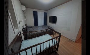 Room - Vrbo Property (京都市)
