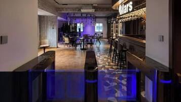 Bar (in der Unterkunft)