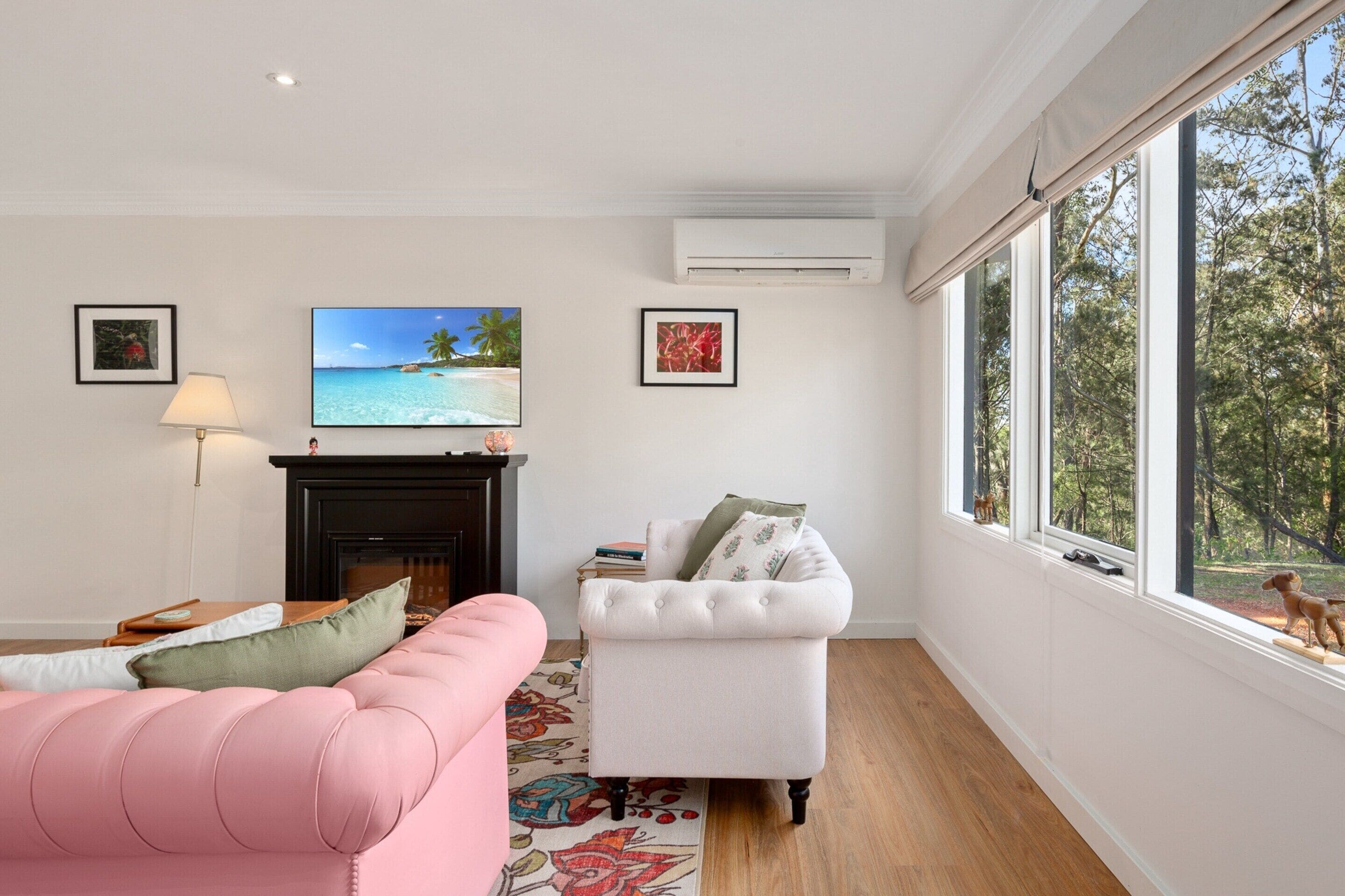 Apartment | Living area | Fireplace