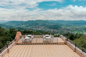 Outdoor dining - Landmark Diamond Hill (Kavrepalanchok)