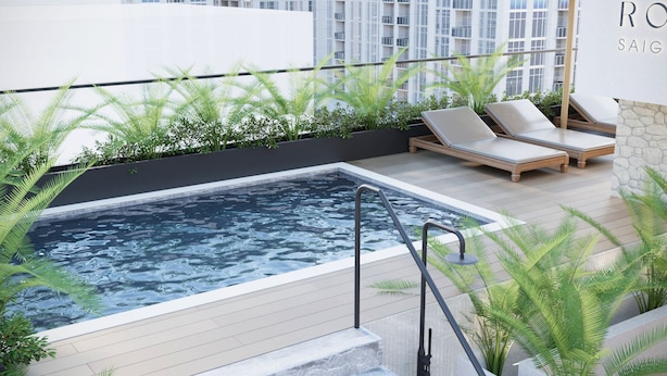 Piscina externa, funciona das 6h às 22h, guarda-sóis, espreguiçadeiras