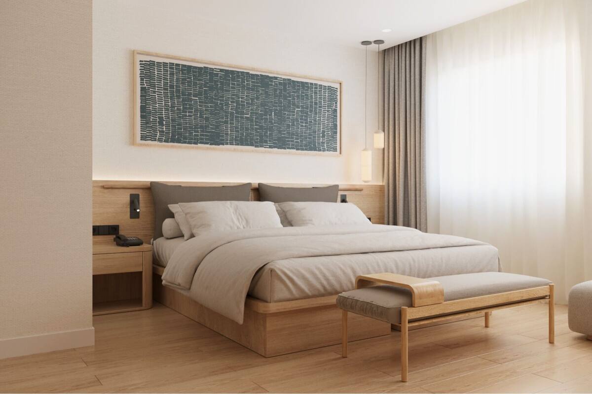Signature Room, City View | In-room safe, blackout curtains, soundproofing, free WiFi