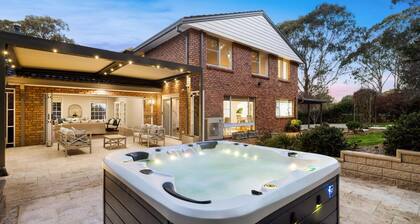 Carinya Centennial Bowral Spa Retreat