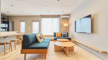 Villa | Living area | 60-inch flat-screen TV with digital channels, Netflix, Hulu