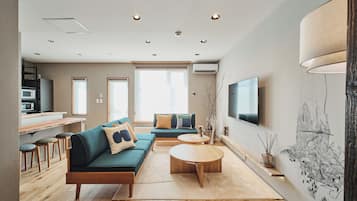 Villa | Living area | 60-inch flat-screen TV with digital channels, Netflix, Hulu
