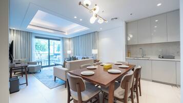 Apartment | Dining