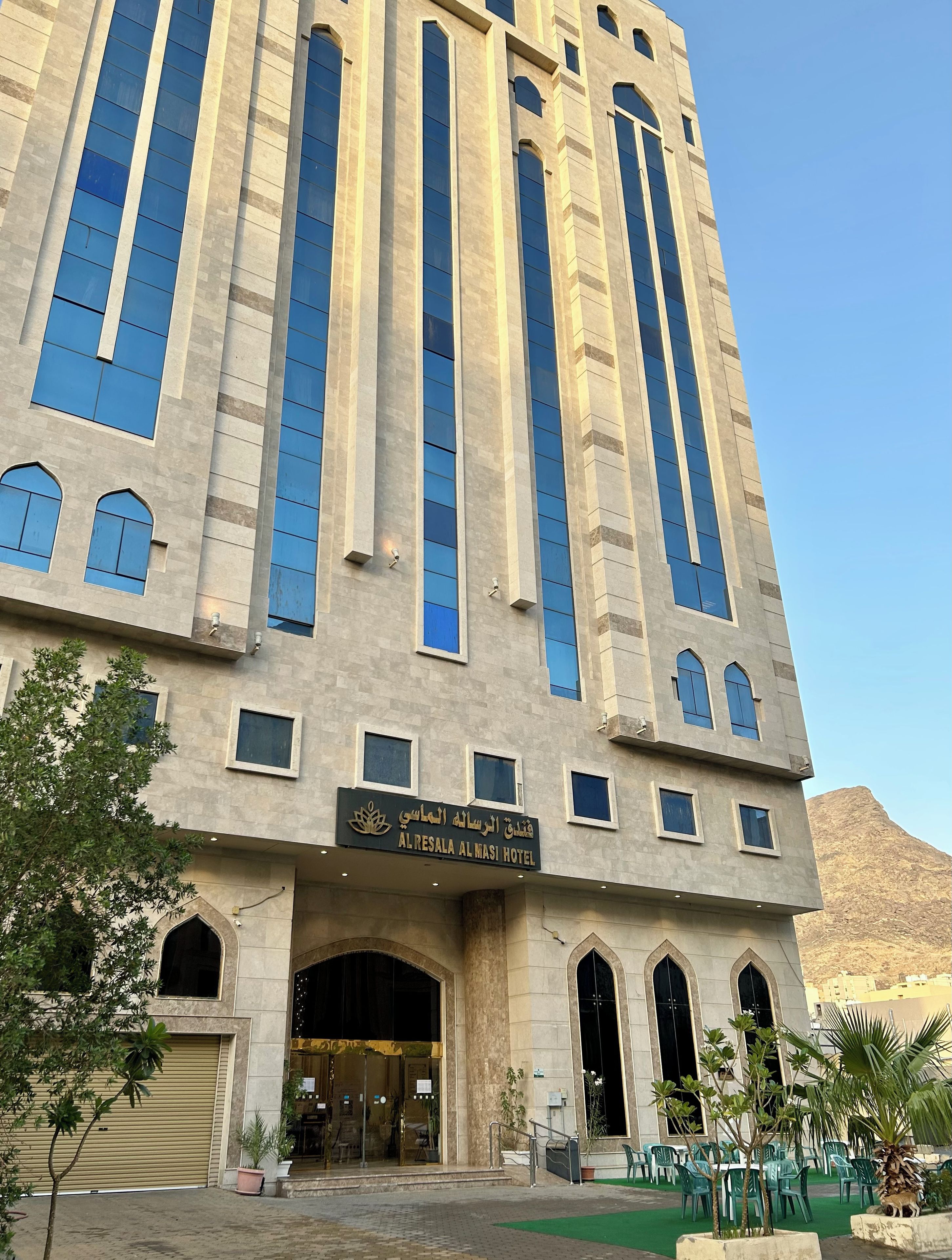 المنشأة من الخارج