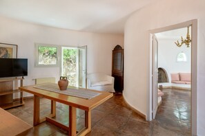 Living area - Villa Marina, an authentic Mediterranean home overlooking the sea of Villasimius (VILLASIMIUS)