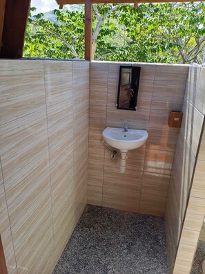 Comfort Villa | Bilik Mandi | Pancuran mandi, tuala disediakan 