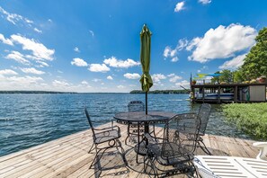 Outdoor dining - Main lake, Dock, Pet Friendly, Fire pit, Grill (Littleton)