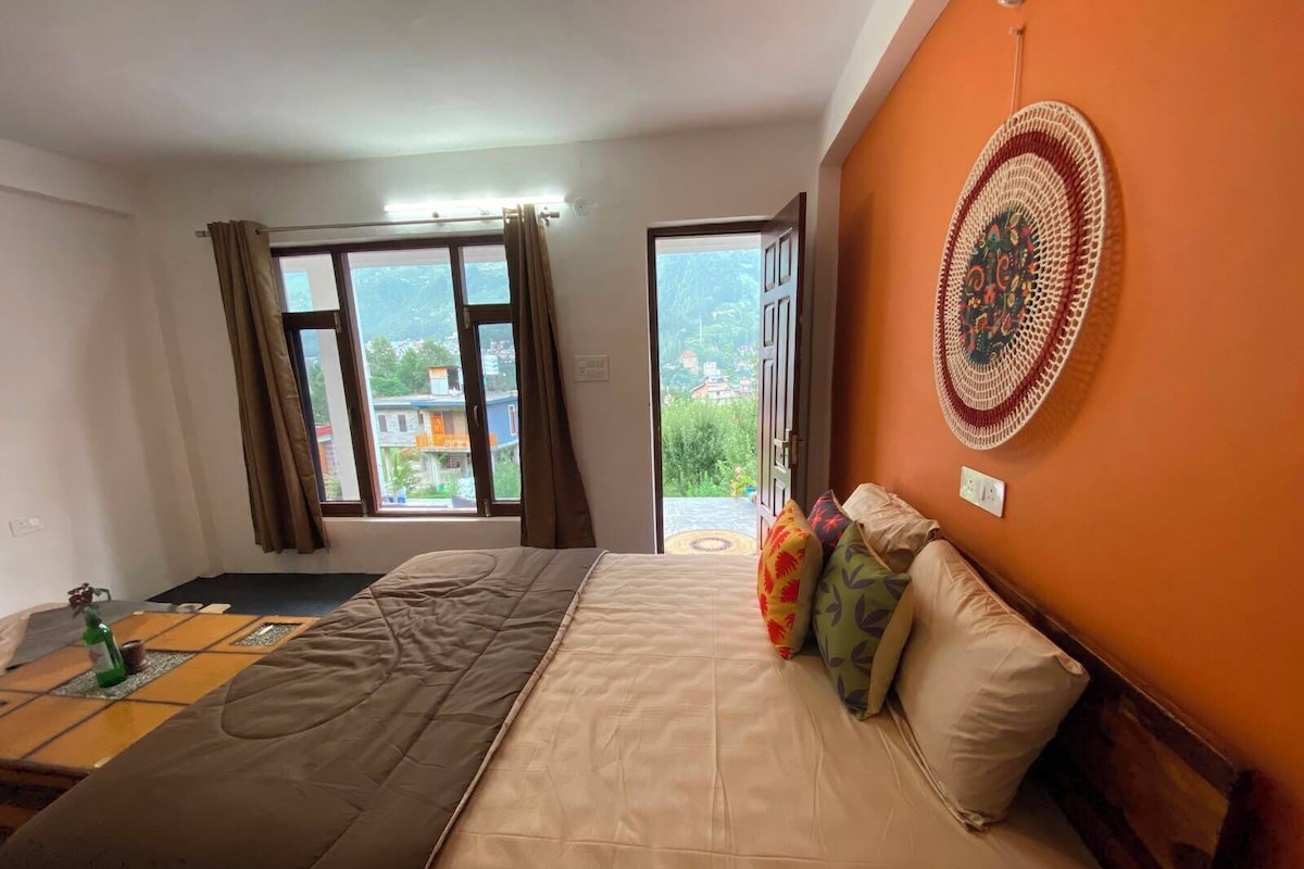 Habitación doble superior, 1 cama Queen size, baño en la habitación, vista a la montaña | Vista a la montaña