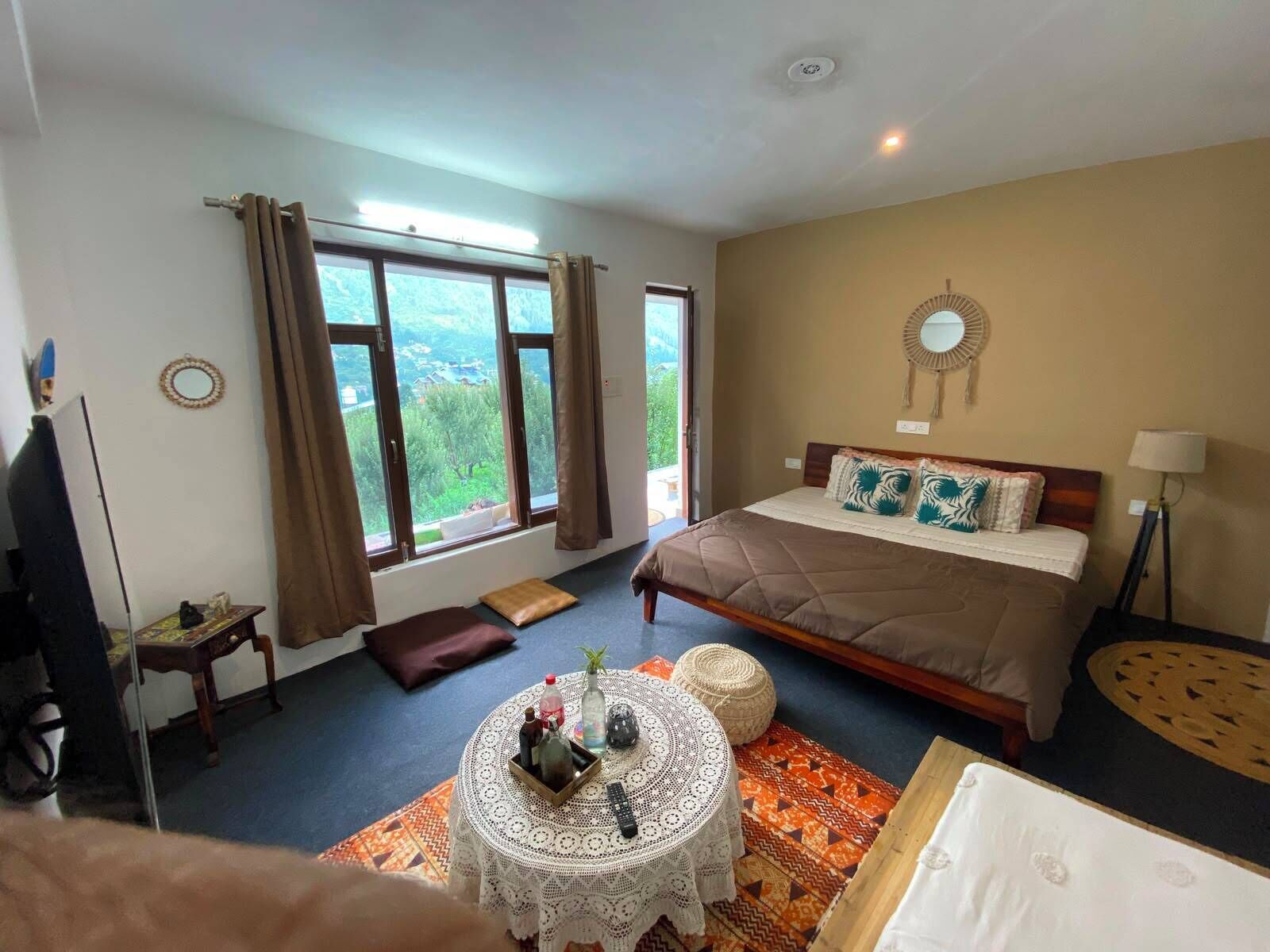 Superior Double Room, 1 Queen Bed, Ensuite, Mountain View | Desk, laptop workspace, blackout curtains, iron/ironing board