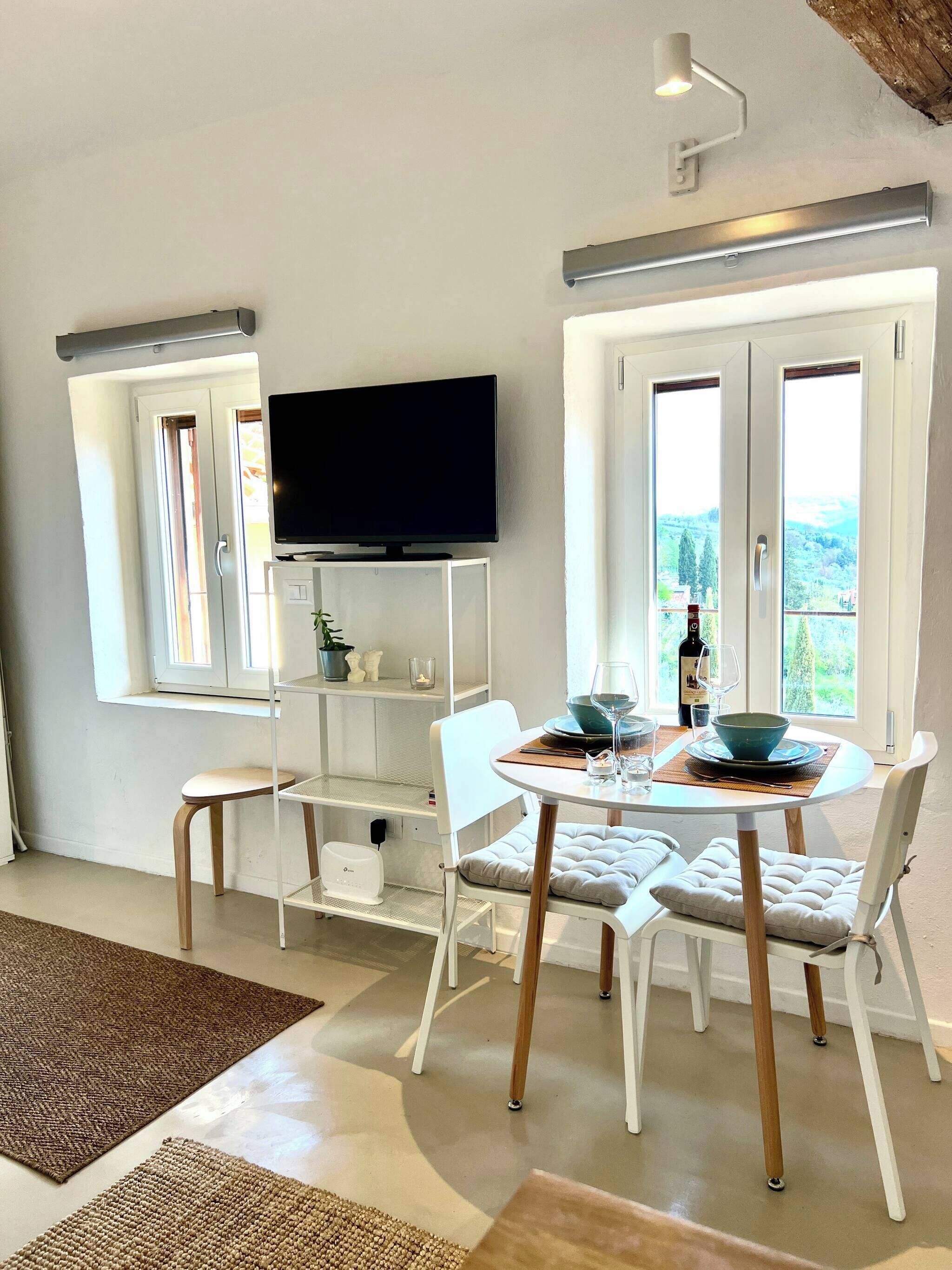 Apartment, 1 Bedroom | Dining room