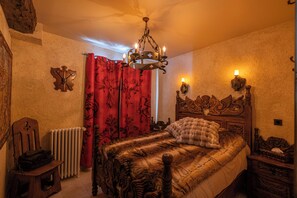 Free WiFi, bed sheets - Immersive Medieval Cottage - Private wellness area (Soisy-Bouy)