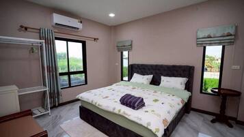 Family Villa, Pool View | Free WiFi, individually decorated, bed sheets