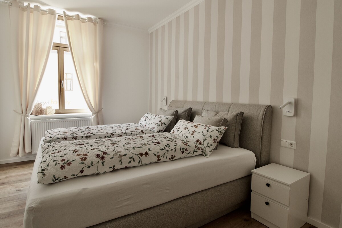 Familienapartment, 2 Schlafzimmer, Nichtraucher, Stadtblick | Verdunkelungsvorhänge, Bügeleisen/Bügelbrett, kostenloses WLAN