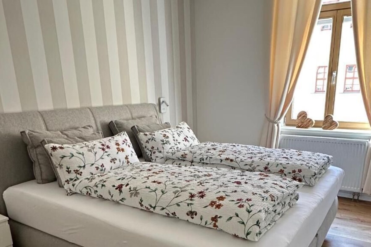 Comfort-Apartment, Nichtraucher, Stadtblick | Verdunkelungsvorhänge, Bügeleisen/Bügelbrett, kostenloses WLAN