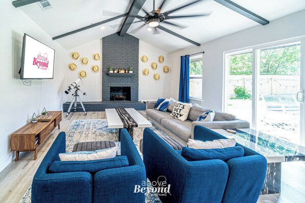 Living area - Modern on Rio - Northeast Austin Home (Austin)