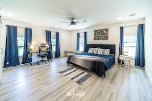 Room - Modern on Rio - Northeast Austin Home (Austin)