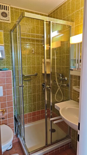 Bathroom - Vrbo Property (Wenningstedt-Braderup (Sylt))