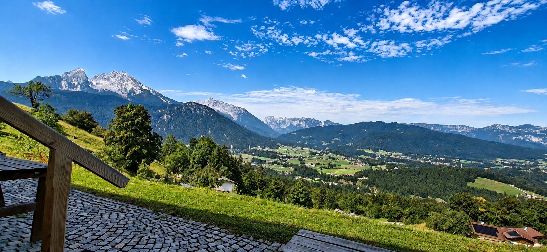 Ferienwohnung Hirscheck-Ausblick von der Terrasse mit Watzmann, Reiteralm und Tal