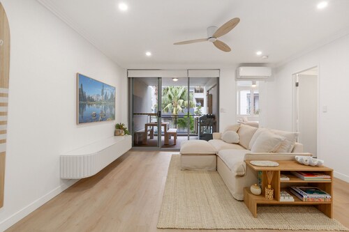 Beach & Lake Narrabeen Apartment With Outdoor BBQ