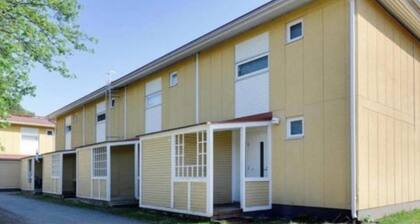 Kemi Cozy Corner - a Stylish Two-Story Apartment with FREE PARKING & WiFi