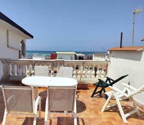 Villa, 2 habitaciones, patio | Balcón