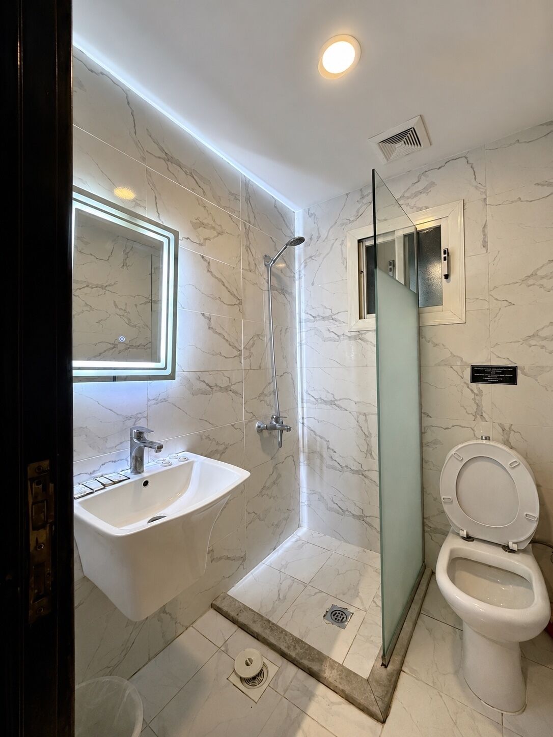 石鹸、シャンプー、トイレットペーパー