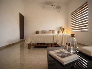 Room - ​4-Min Walk to Beach, Private AC Room with Terrace (Trivandrum)