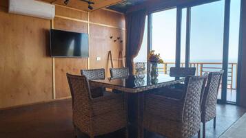Bungalow dành cho gia đình, quang cảnh biển | Khu ăn uống
