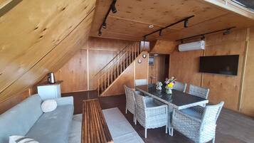 Family Bungalow, Sea View | Living area