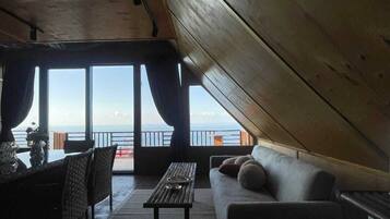 Family Bungalow, Sea View | Living area