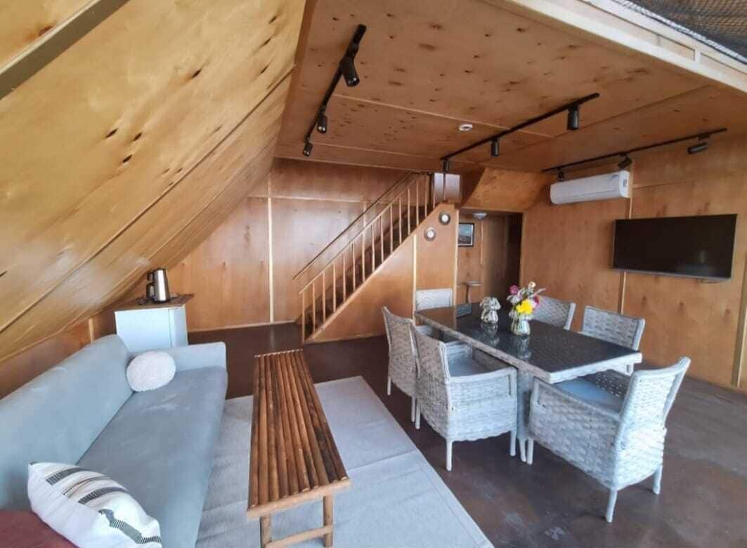 Family Bungalow, Sea View | Living area