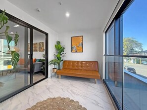 Living area - Stylish Two Bedroom for a Christchurch Getaway (Christchurch)